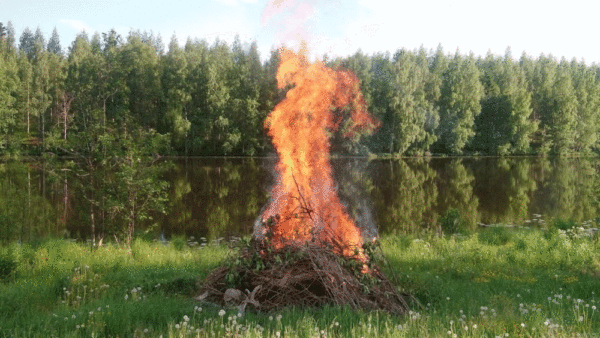 Juhannus kokot syttyy